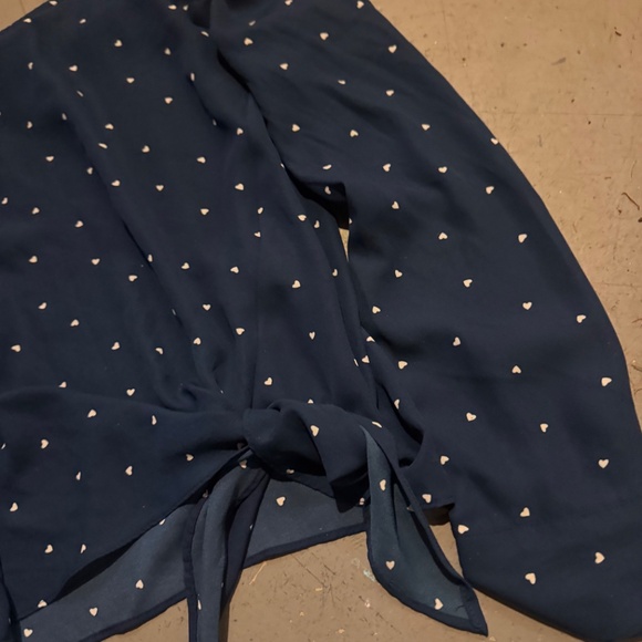 Heart print blouse tie side - Picture 4 of 4